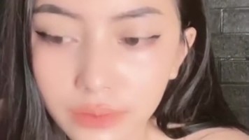 Host Cantik Toge Omek Santuy DreamLive