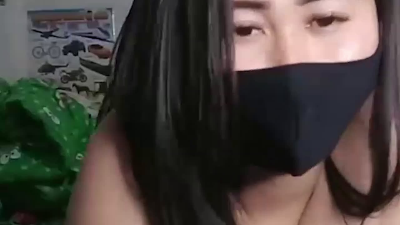 Viki Tantop merah colmek