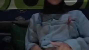 Bokep Jilbab Nina Asanti Ngocok Memek Sebelum Tidur