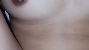 Alea Naomi Ngewe Di Hotel