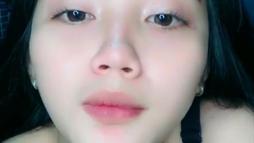 Amorea Putri Bikini Sexy Host Pendatang Baru